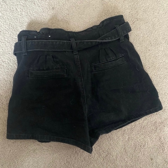 Women’s American Eagle black Mom Short jean shorts 0 - Picture 3 of 3